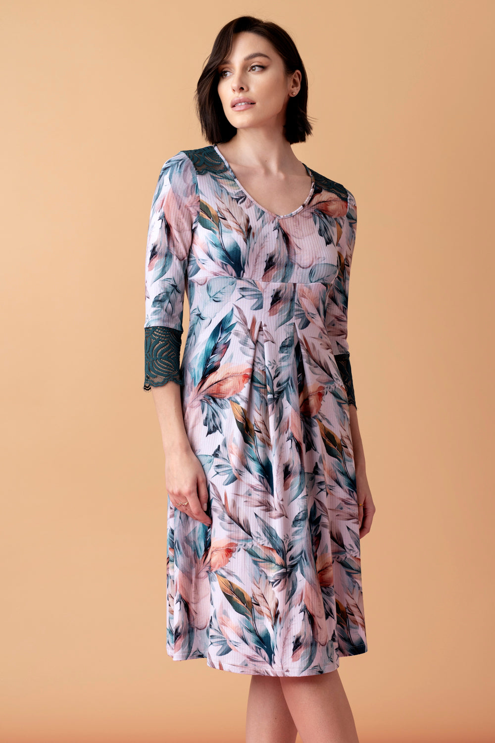 Sonnet koszula nocna midi z koronką – druk pióra