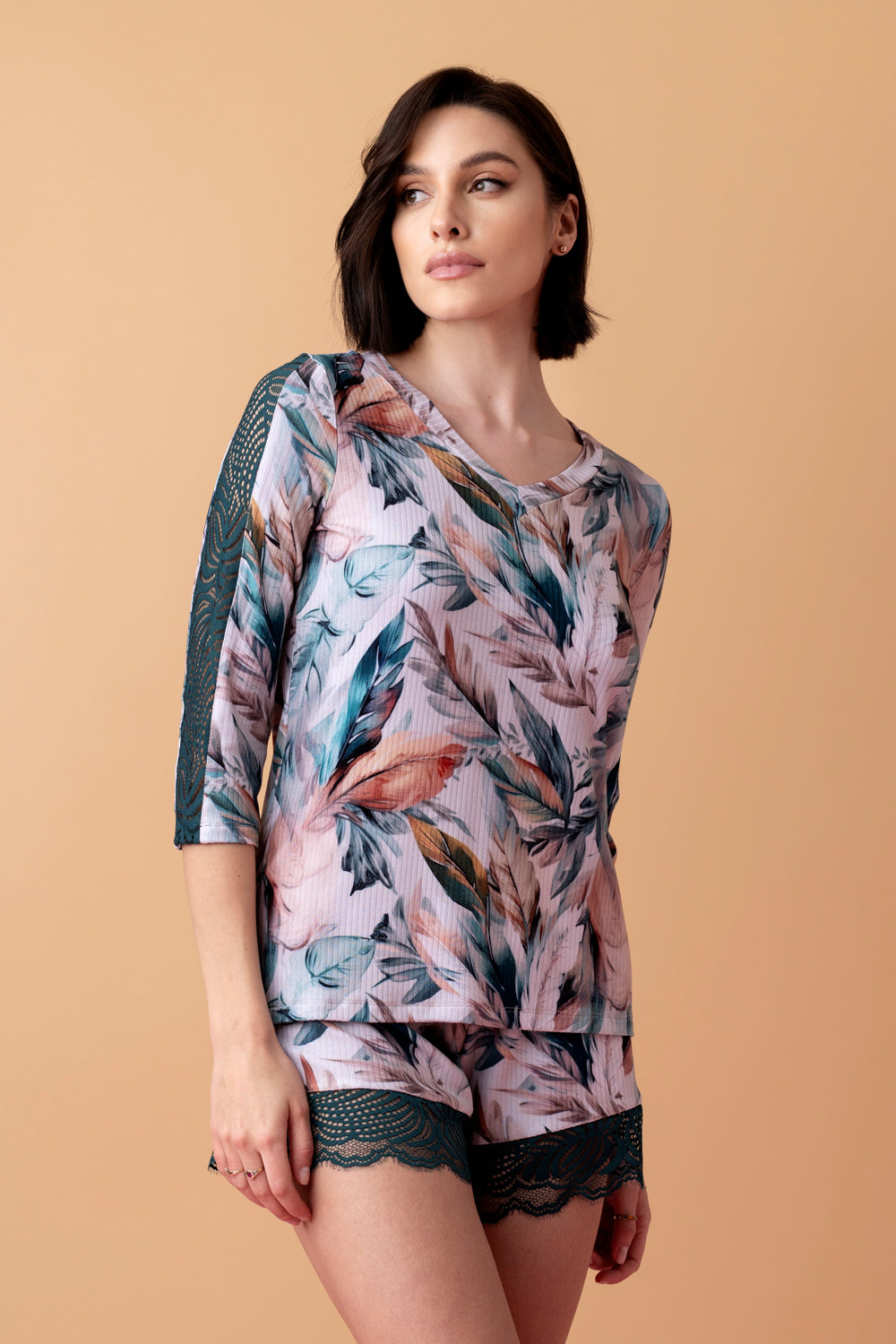 Sonnet krótka piżama z koronką – druk pióra_4