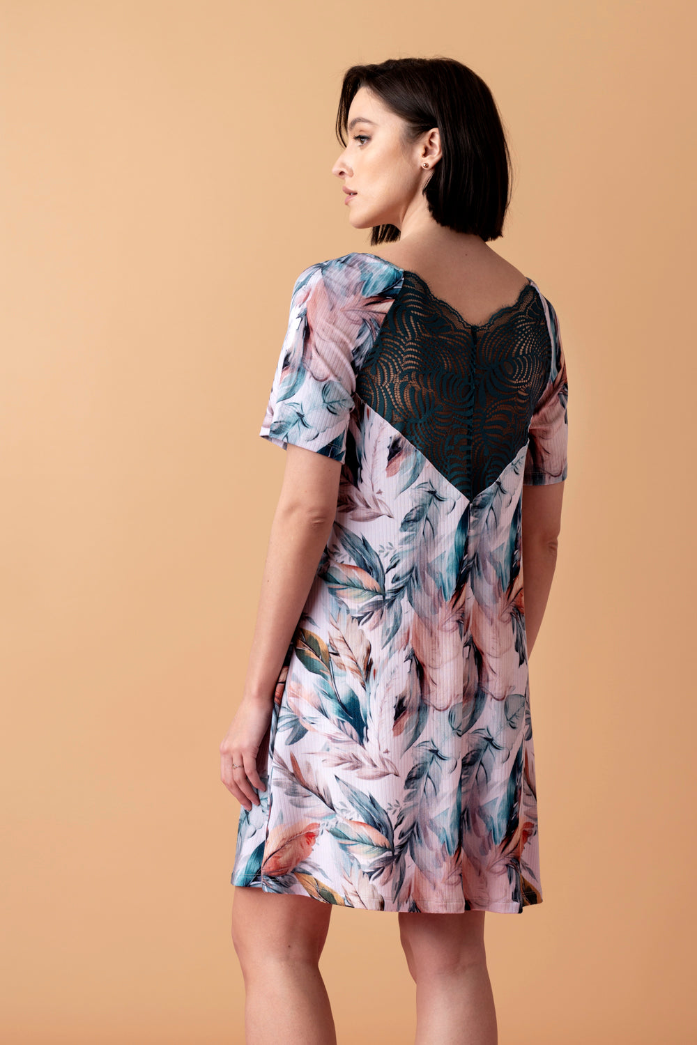 Sonnet koszula z krótkim rękawem i koronką – druk pióra_2