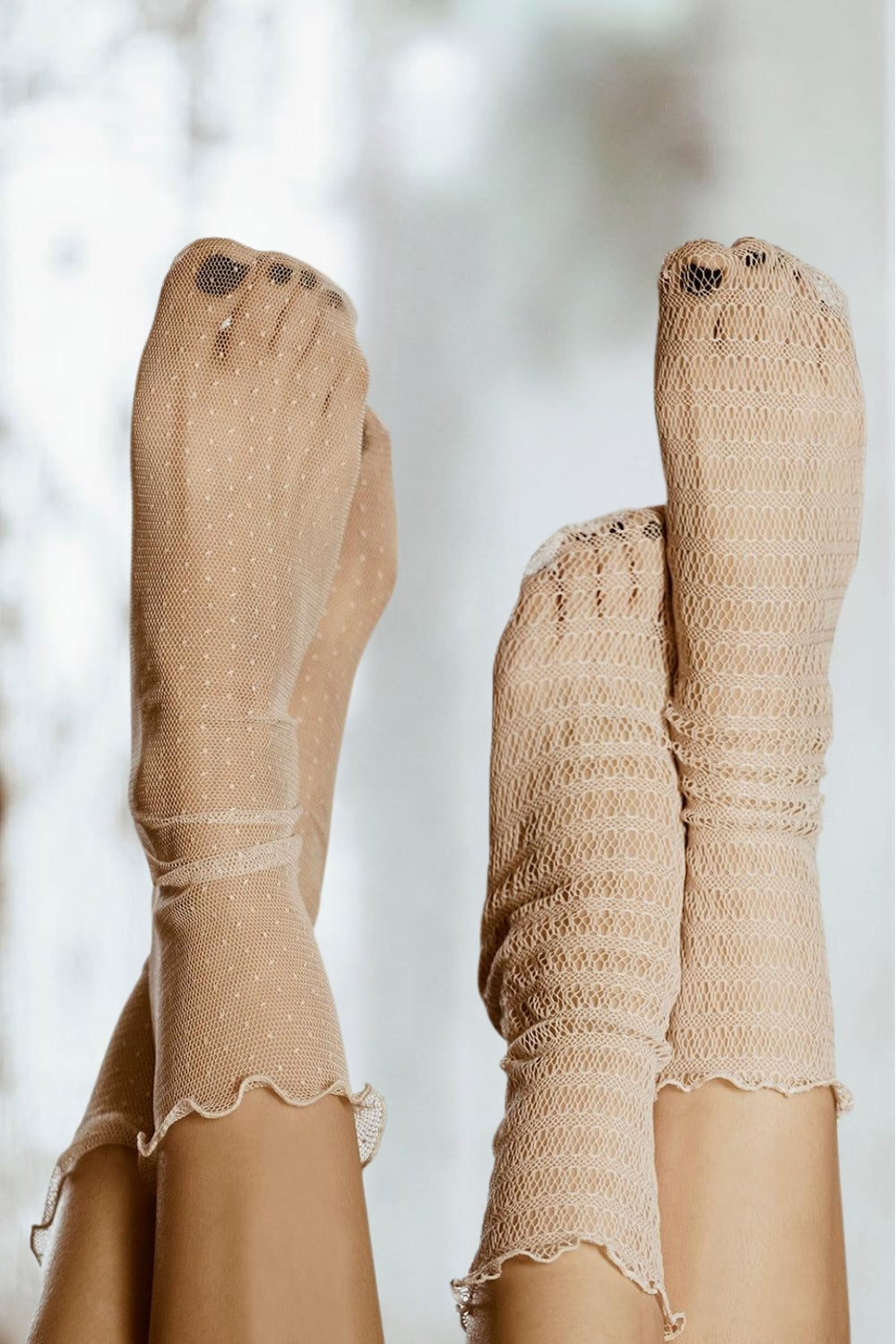 Tiulowy komplet 2 par skarpetek Oh!Zuza – kremowe kabaretki i groszki