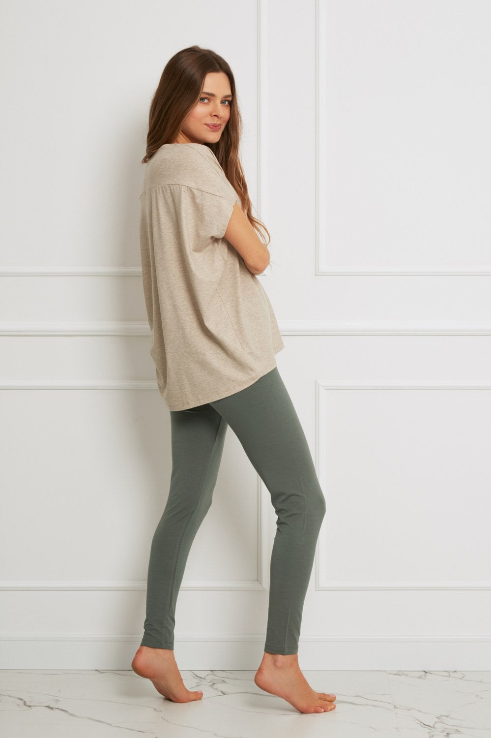 Loungewear top oversize z Tencelu - beżowy melanż_3